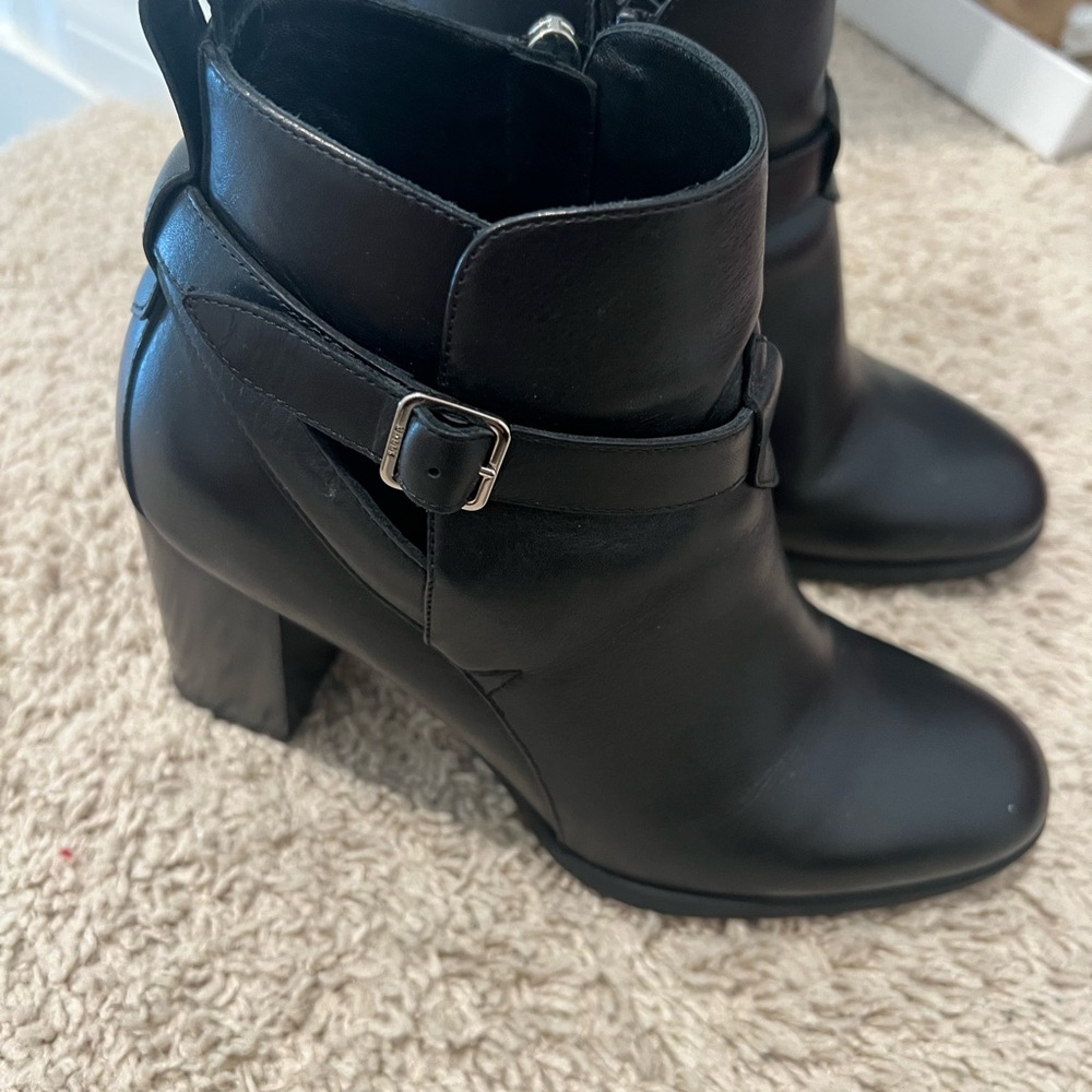 Boot - Picture 2 of 3